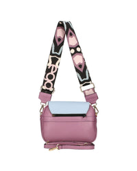 Bag with interchangeable flaps